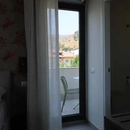 Baciati Dal Sole Appartament Homestay *